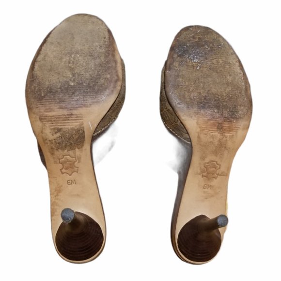 MICHAEL KORS Signature Heels (Size 6M) - Picture 5 of 8